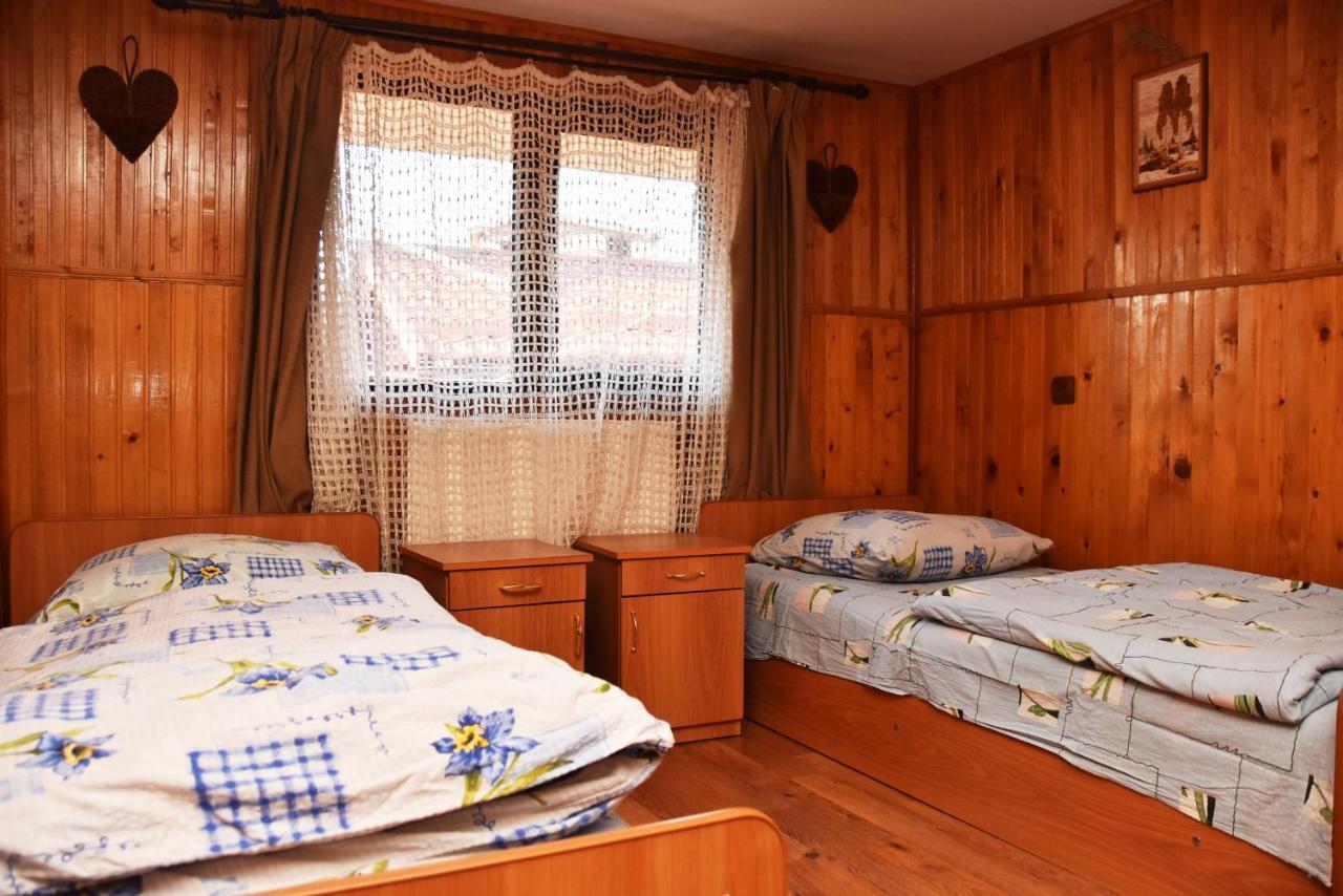 Guest House Mandrivnyi Rooms&Apartments Jasiňa Exteriér fotografie