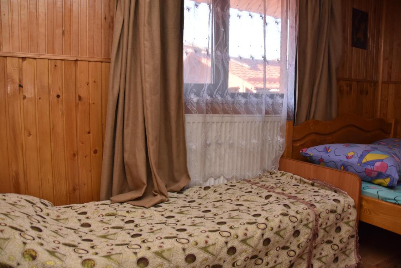 Guest House Mandrivnyi Rooms&Apartments Jasiňa Exteriér fotografie