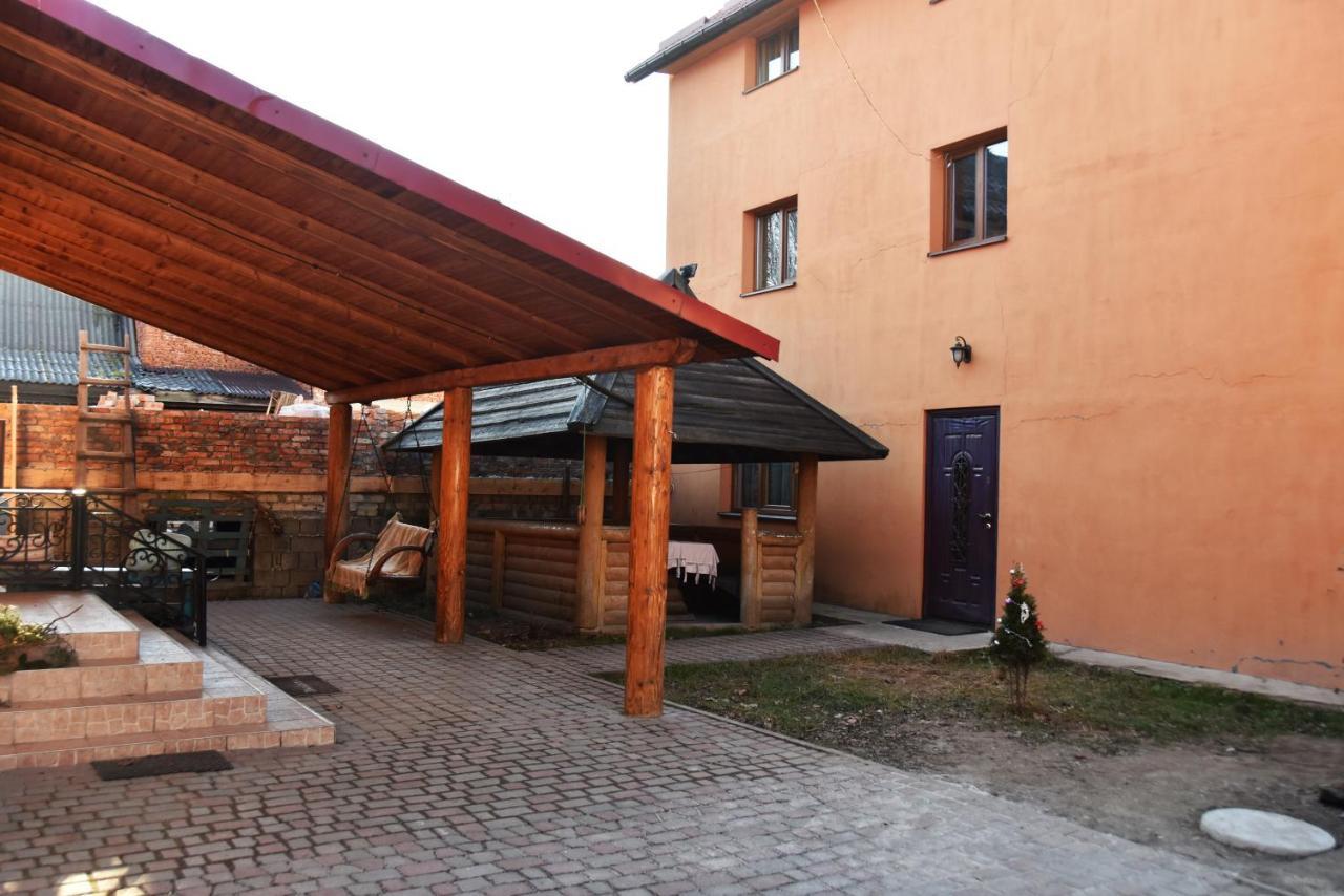 Guest House Mandrivnyi Rooms&Apartments Jasiňa Exteriér fotografie